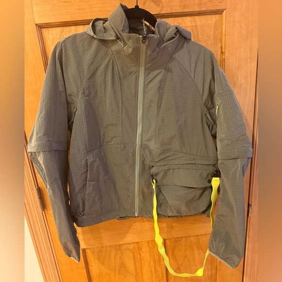 Lululemon Convertible Ripstop Hiking Jacket Laurel Green Removable Sleeves 10 - Picture 2 of 4